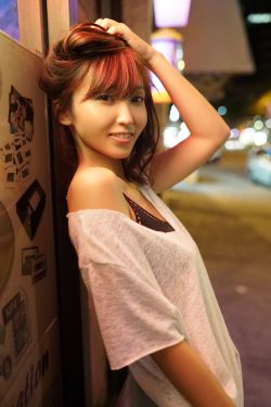 《北京女大学生》